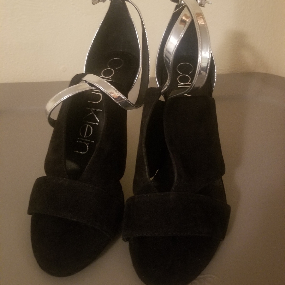Sandles